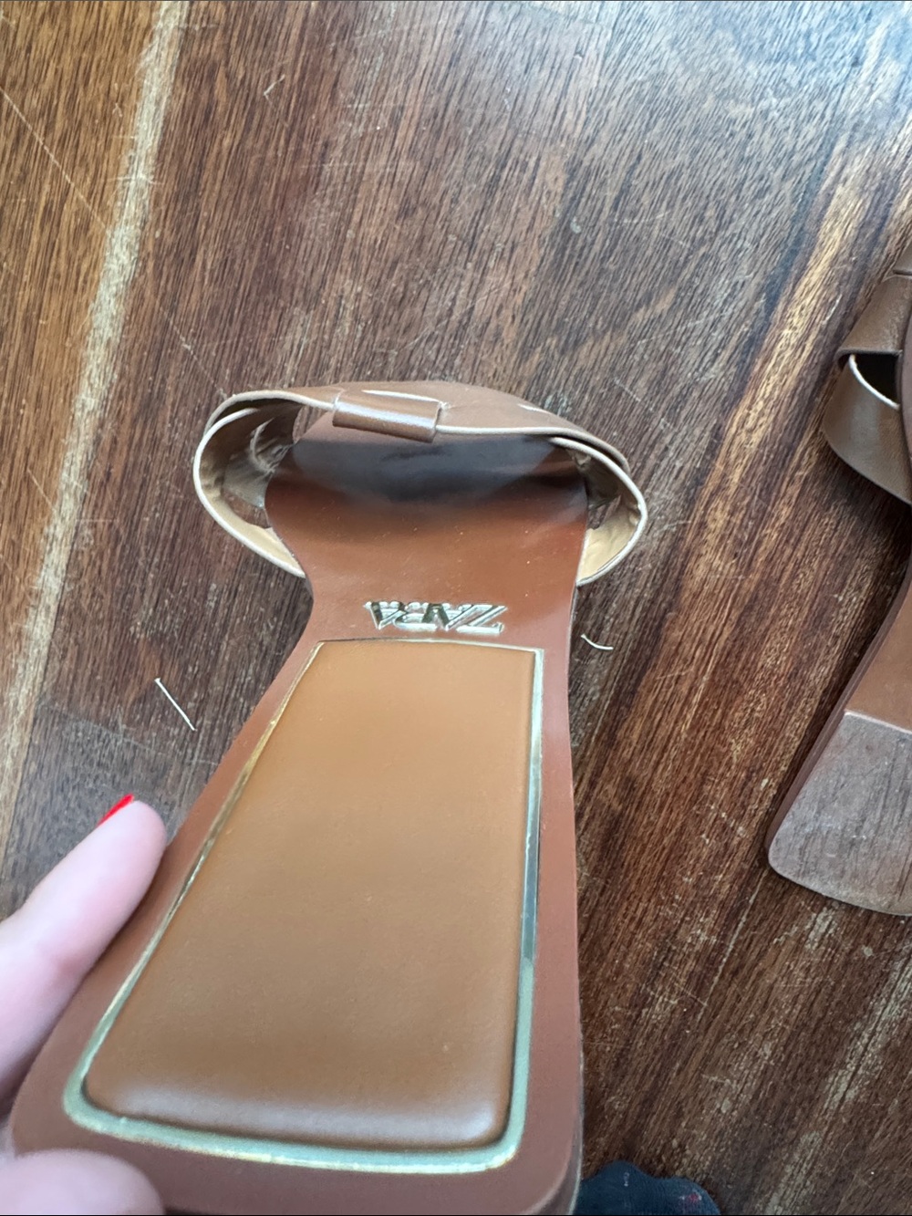 Zara Brown Flat leather sandals with crossed straps at front - Picture 7 of 9
